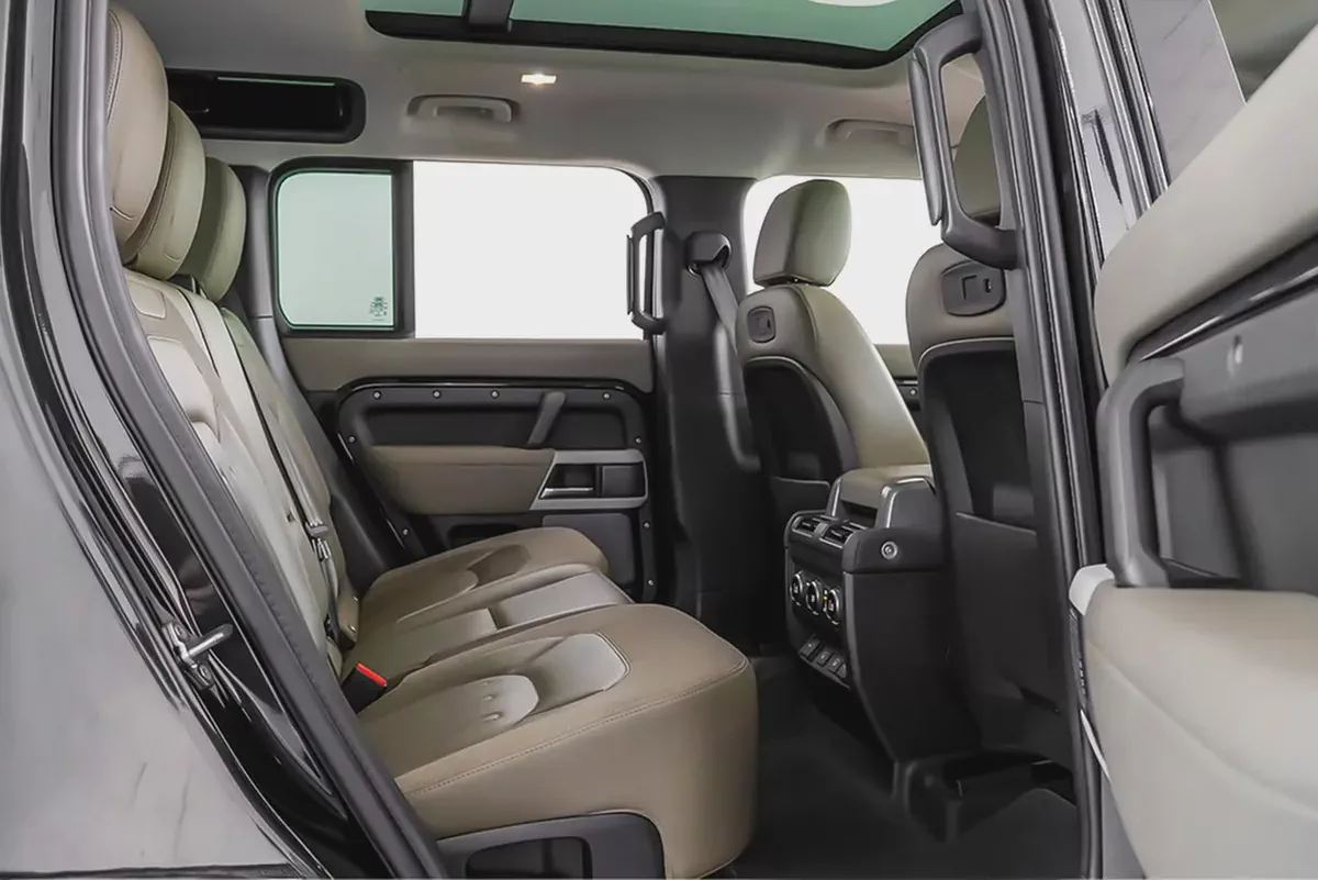 AED 4,622 / 60 months | 0% DP | 2021 Land Rover Defender 110 P400 SE First Edition-12-12