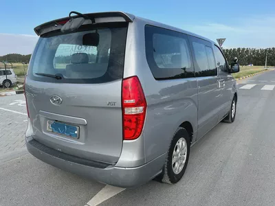 Hyundai H1 GLS 2015 Korean Specs - Well Maintained-4
