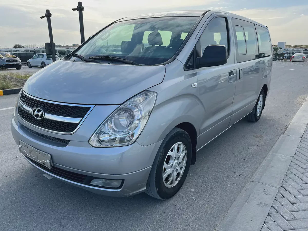 Hyundai H1 GLS 2015 Korean Specs - Well Maintained