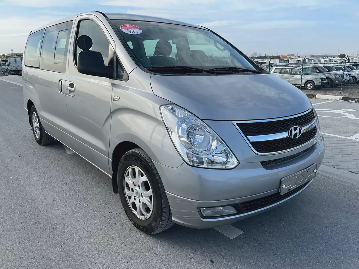 Hyundai H1 GLS 2015 Korean Specs - Well Maintained-2-2