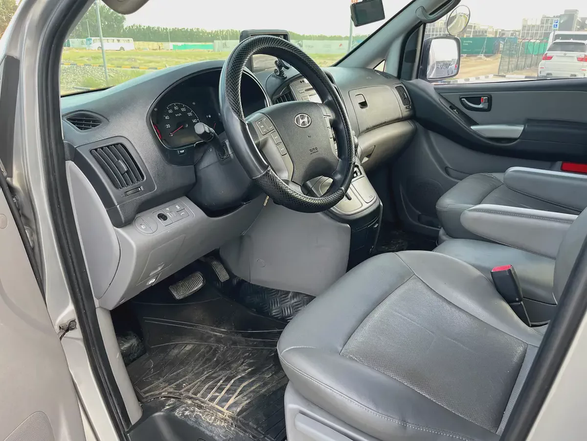 Hyundai H1 GLS 2015 Korean Specs - Well Maintained-7-7