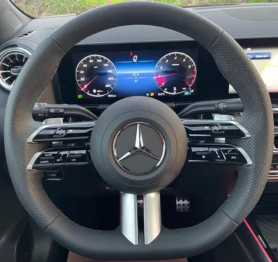 Mercedes Benz GLA 200 AMG PREMIUM Premium 1.4L AMG 5 years warranty 2025 GCC-17