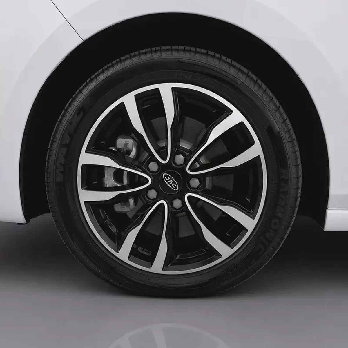 AED 669 P.M • 0% Downpayment • JAC J7 • 1 Year Warranty-5-5