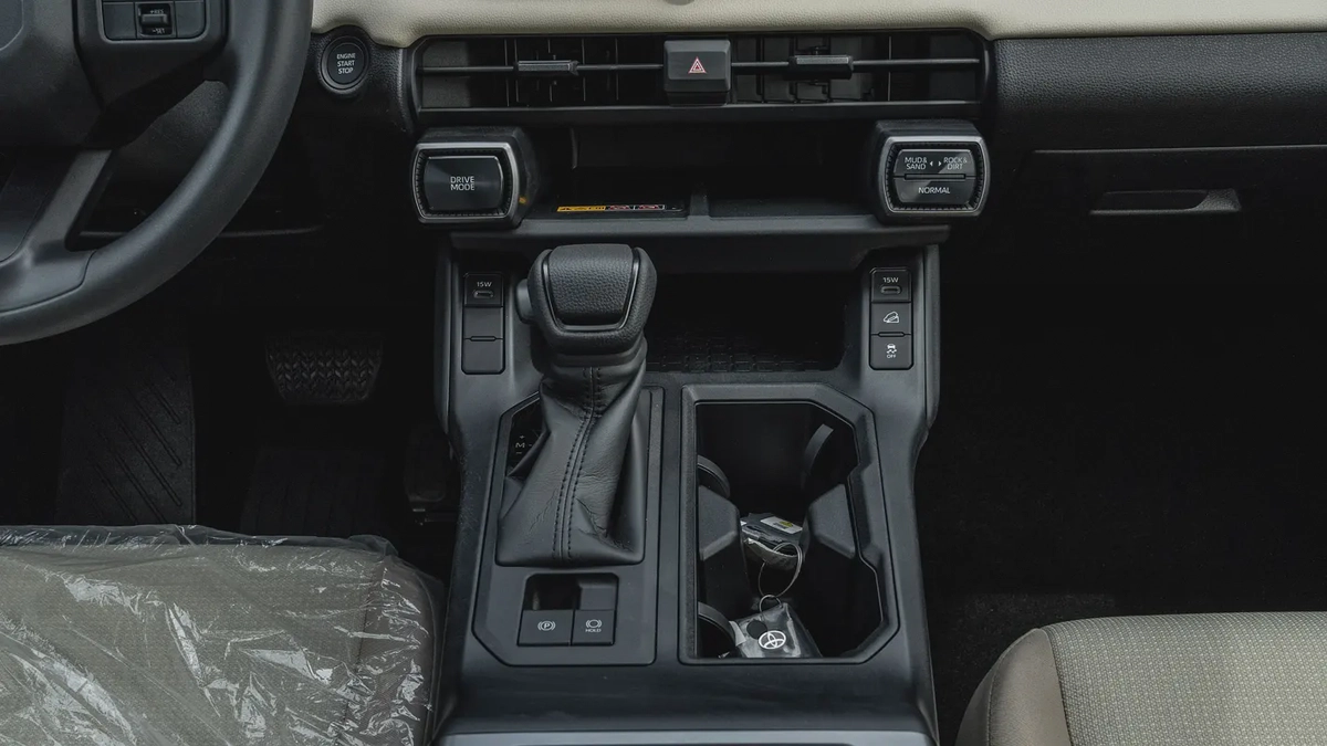 2026 Toyota Rav4 XLE 4x4 2.0L AT Petrol AWD-14-14