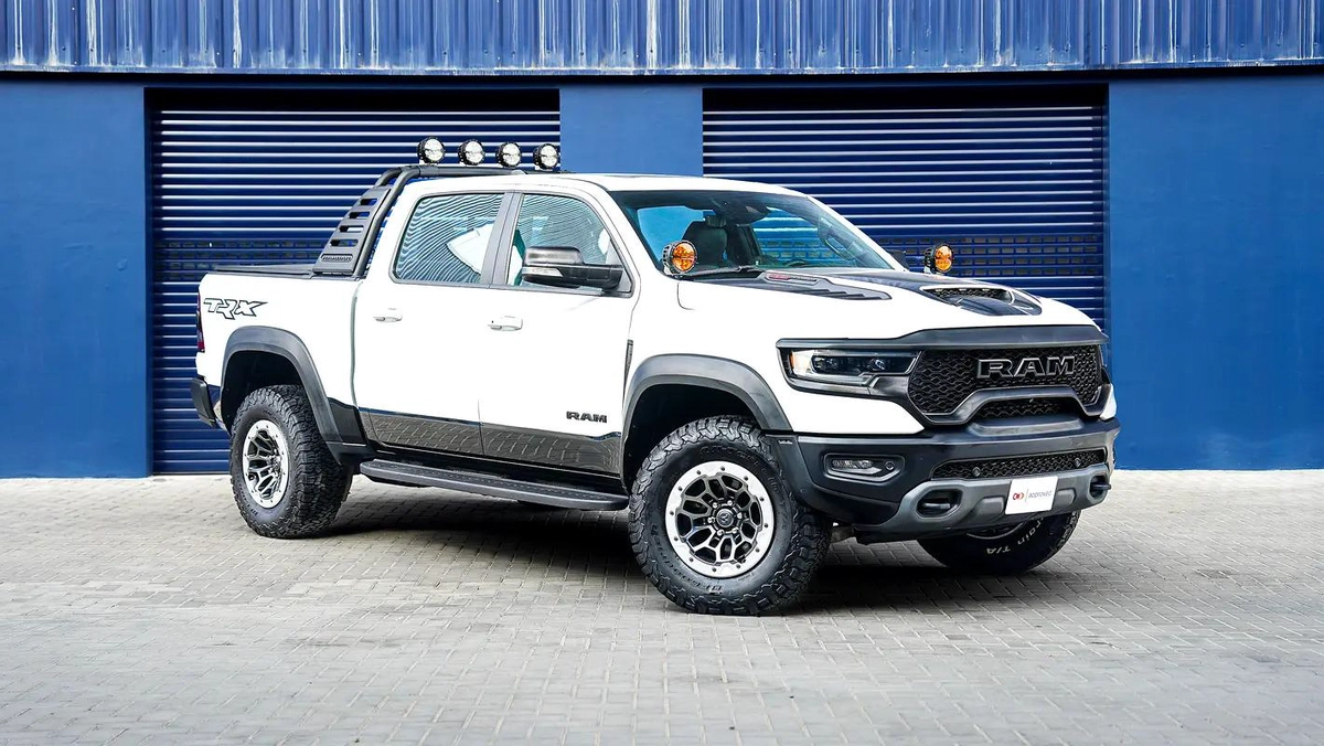 RAM 1500 TRX V8-8-8