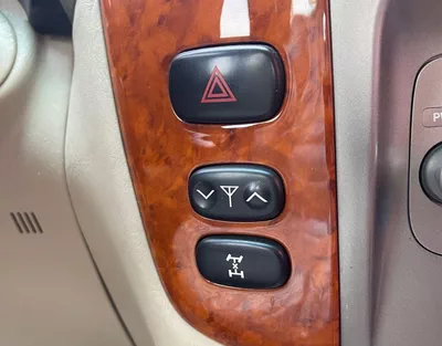 Toyota Land Cruiser VXR TOP LTH LOW MILEAGE ORIGINAL PAINT-16