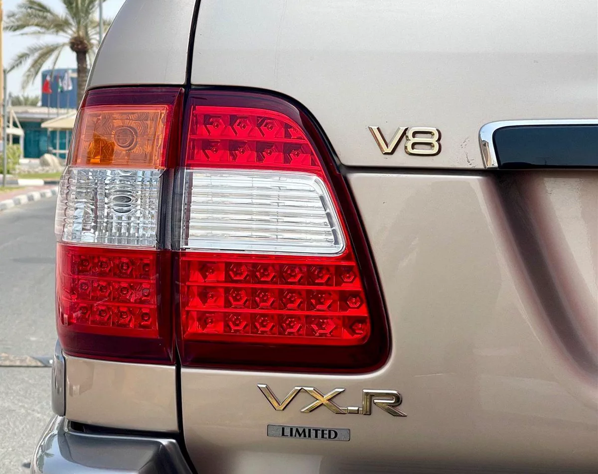 Toyota Land Cruiser VXR TOP LTH LOW MILEAGE ORIGINAL PAINT-19-0