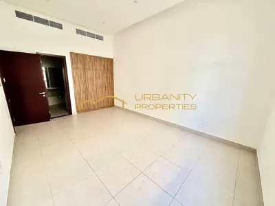 Spacious || 4 Bedroom Villa || Front Yard || Al Garhoud ||-6