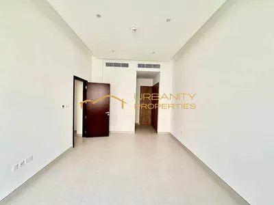 Spacious || 4 Bedroom Villa || Front Yard || Al Garhoud ||-7
