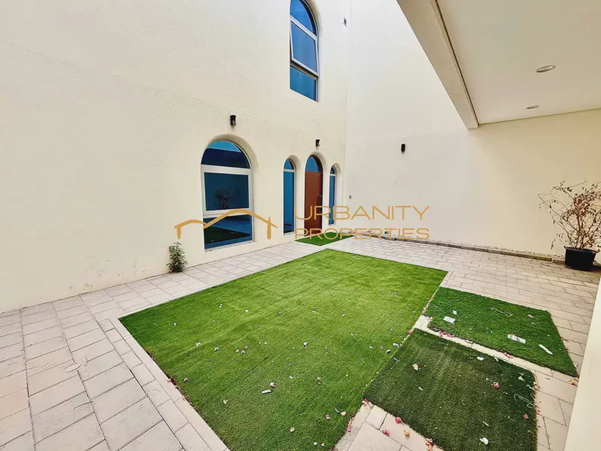 Spacious || 4 Bedroom Villa || Front Yard || Al Garhoud ||