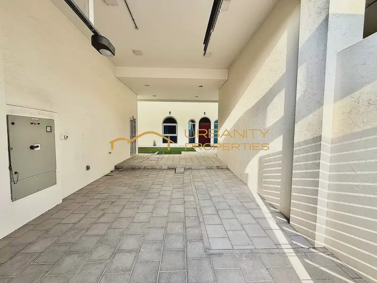 Spacious || 4 Bedroom Villa || Front Yard || Al Garhoud ||-1-1