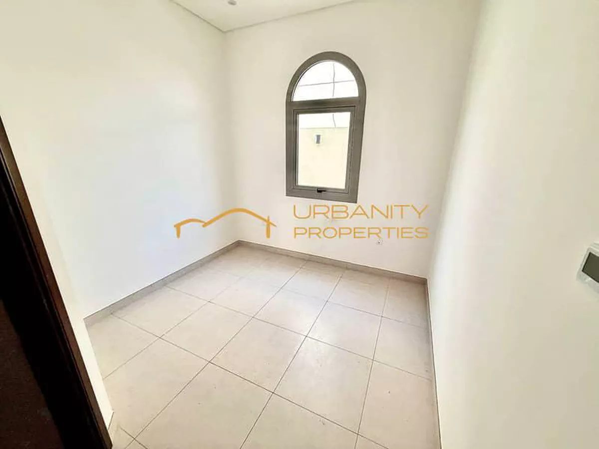 Spacious || 4 Bedroom Villa || Front Yard || Al Garhoud ||-5-5